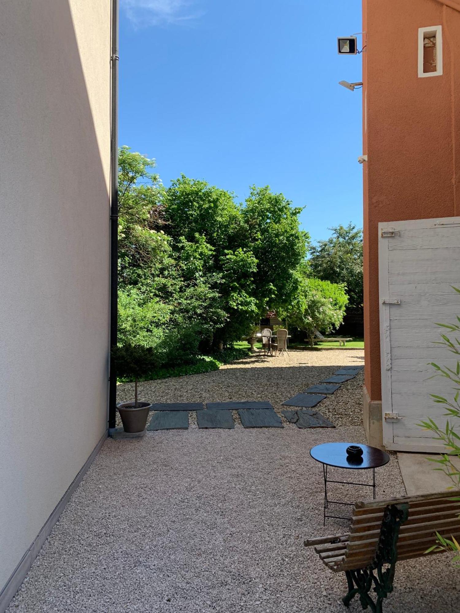 Studio En Ville Et Campagne Луан Экстерьер фото